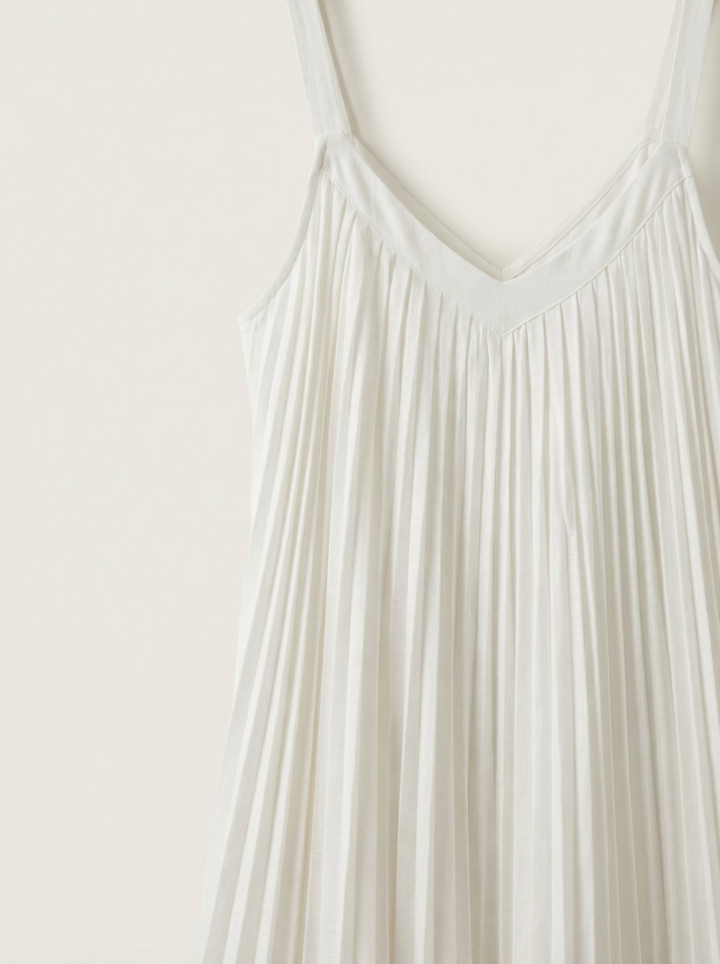 Aria | White Pleated Summer Dress with Sleeveless Bodice