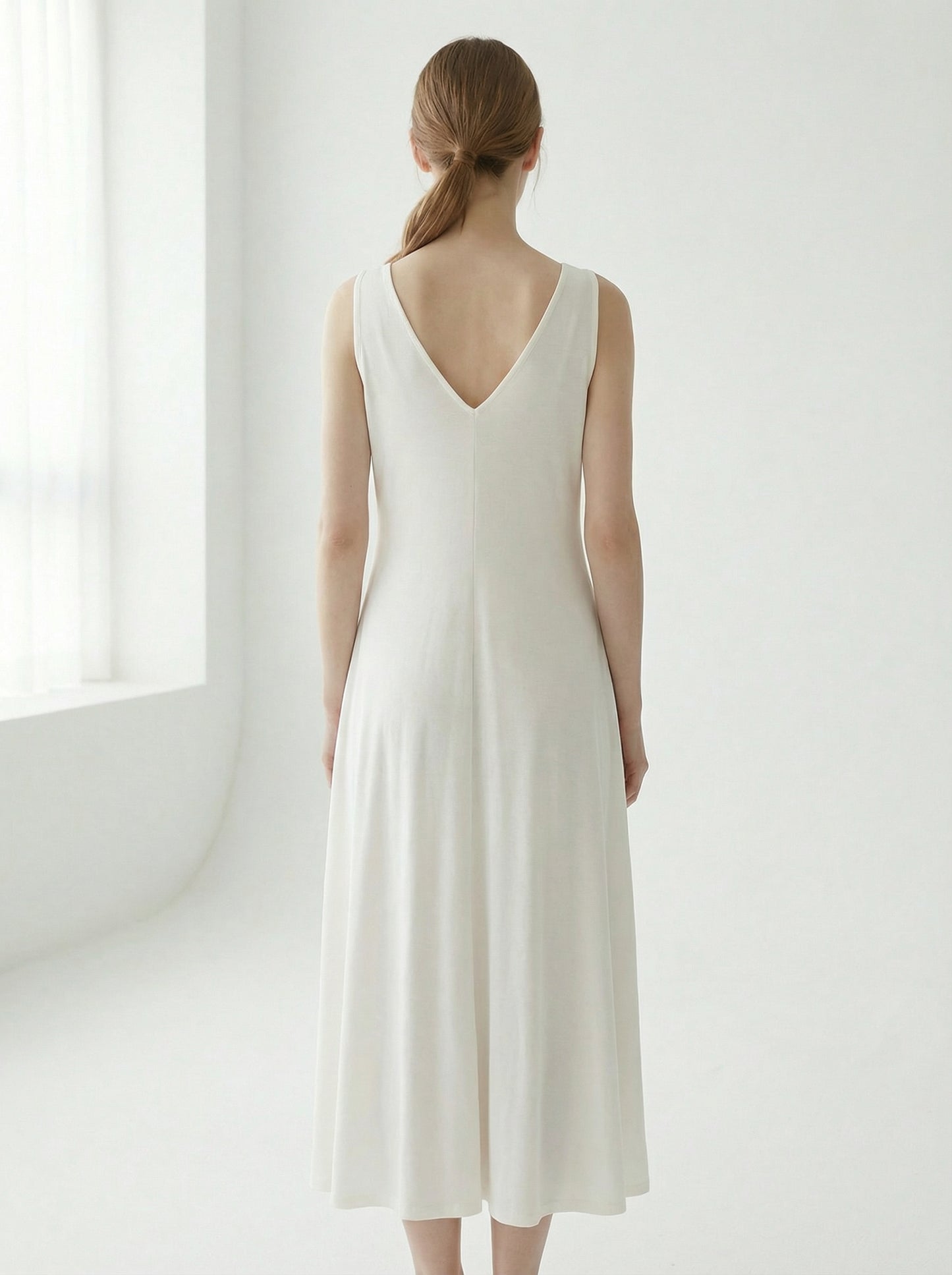 Elara | Ivory V-Neck Summer Maxi Dress with Flowing Silhouette